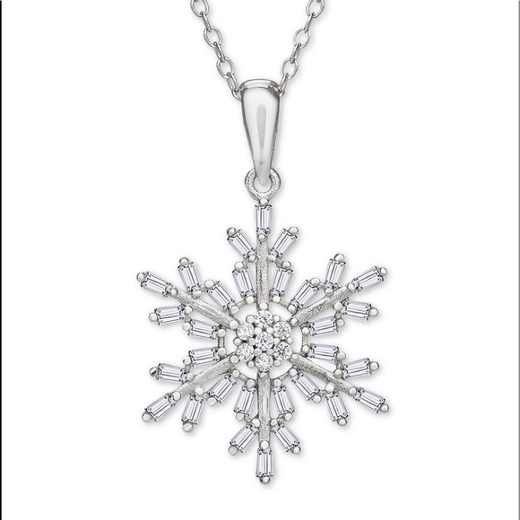 NWT❣️Stunning DIsney CZ Frozen Snowflake Pendant - Picture 2 of 4